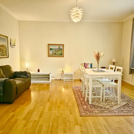 Room's House 11 *