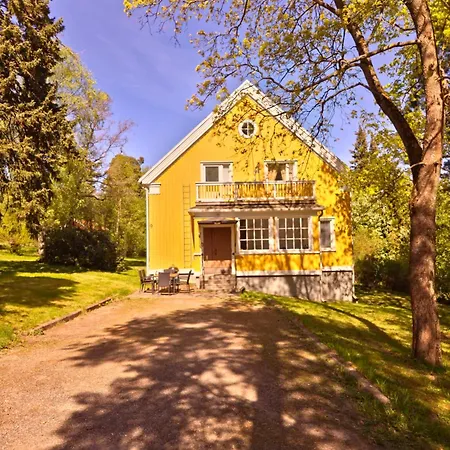 Room's House 11 * Rauma