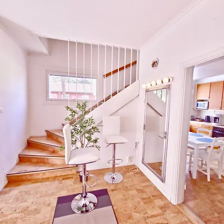 Room's House 11 *