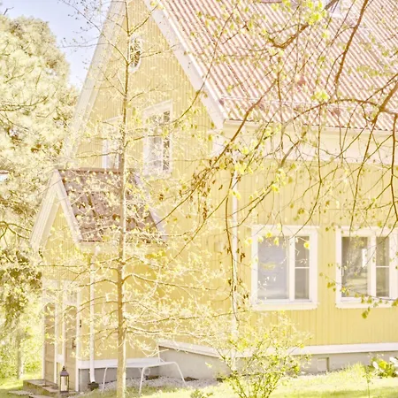 Room's House 11 * Rauma