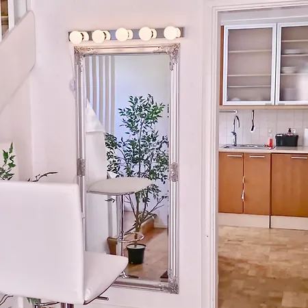 Room's House 11 * Rauma