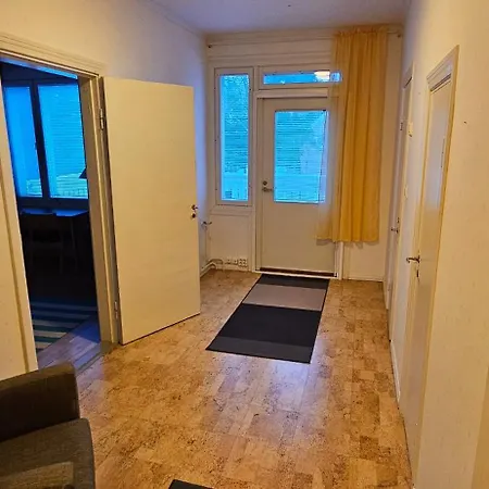 Daire Room's House 11 *