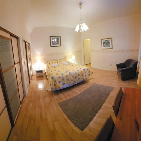Room's House 11 *